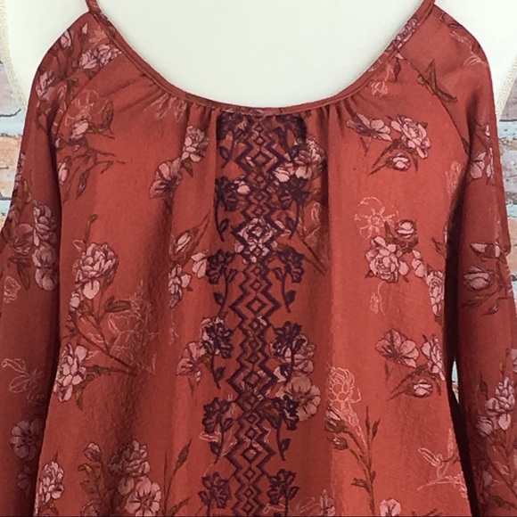 JOLT Cold Shoulder Embroidered Floral Blouse - Picture 3 of 8
